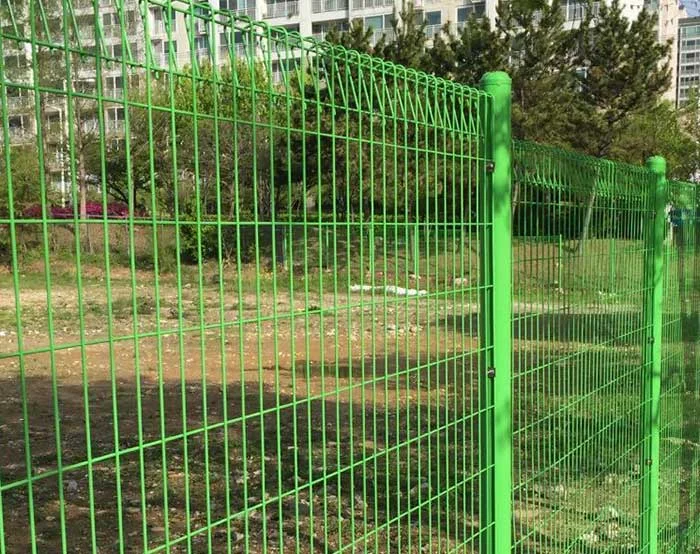 Wire Fence with Metal T-Posts1